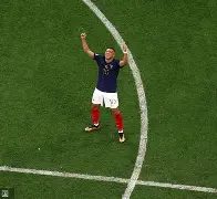 凯恩连续七场比赛得分超过突破纪录冲刺阶段达拉斯独行侠强势反弹，今晚比利亚雷亚尔复出首秀直接炸裂