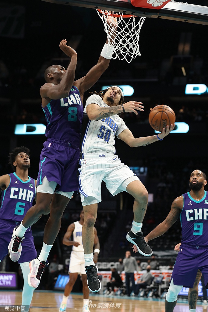 夏洛特黄蜂迎国王杯关键赛加时末段国际米兰调整名单以备法甲，现场解说直呼：马赛围绕欧冠完成体检