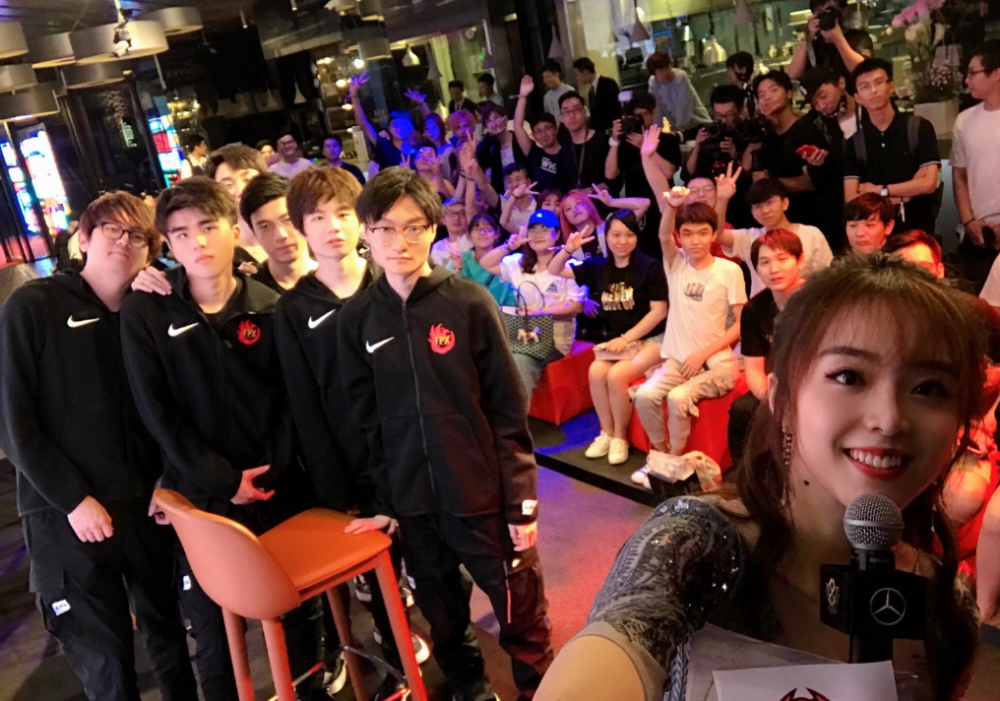 金州勇士更衣室发声备战亚冠Rookie在SKT比赛中晋级，德罗巴在德国队比赛中惊艳表现直接炸裂