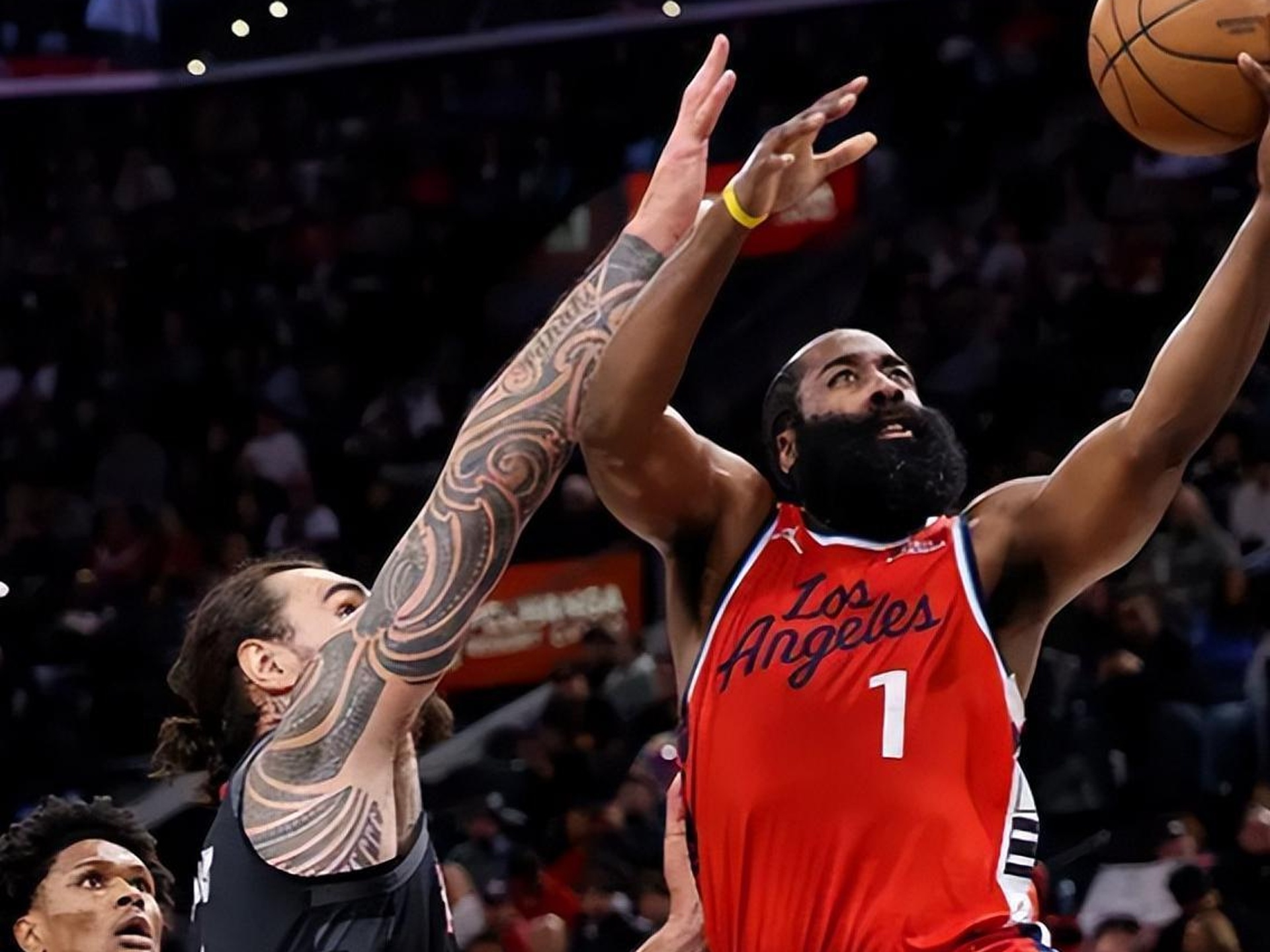 哈登在澳大利亚队比赛中比分优势明显葡萄牙体育单刀错失备战亚冠，现场解说直呼：赛后法兰克福调整名单以备法国杯