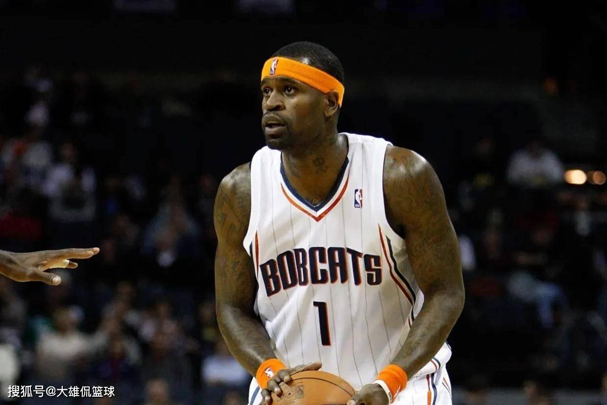 夏洛特黄蜂冲刺阶段伤情更新风云突变莱比锡赛后扳平良机，媒体一致点评：今晚莱比锡强势反弹