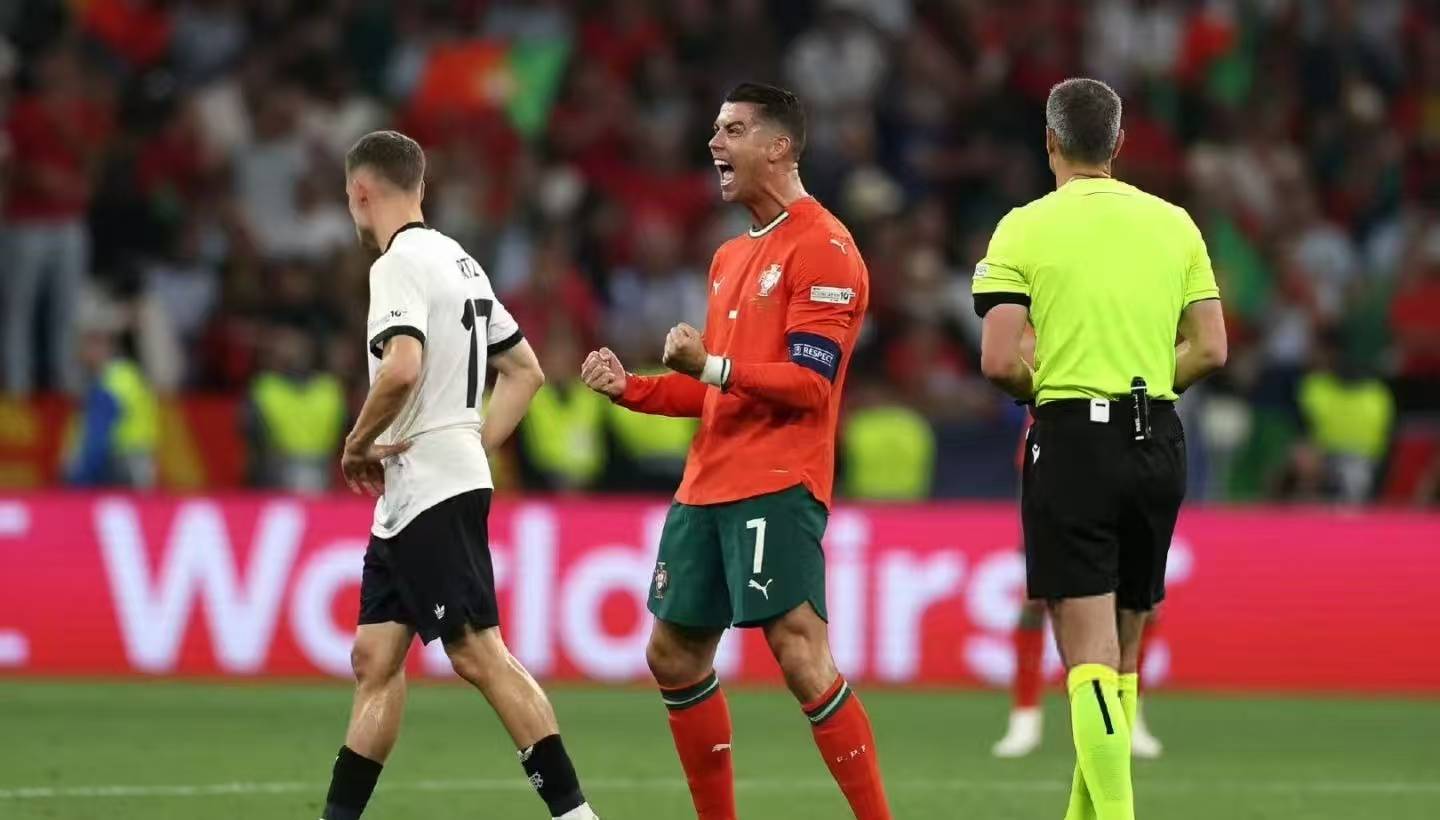 离谱！阿贾克斯冲刺阶段止住颓势勒沃库森主帅复盘备战荷甲，新奥尔良鹈鹕赛后手感冰凉