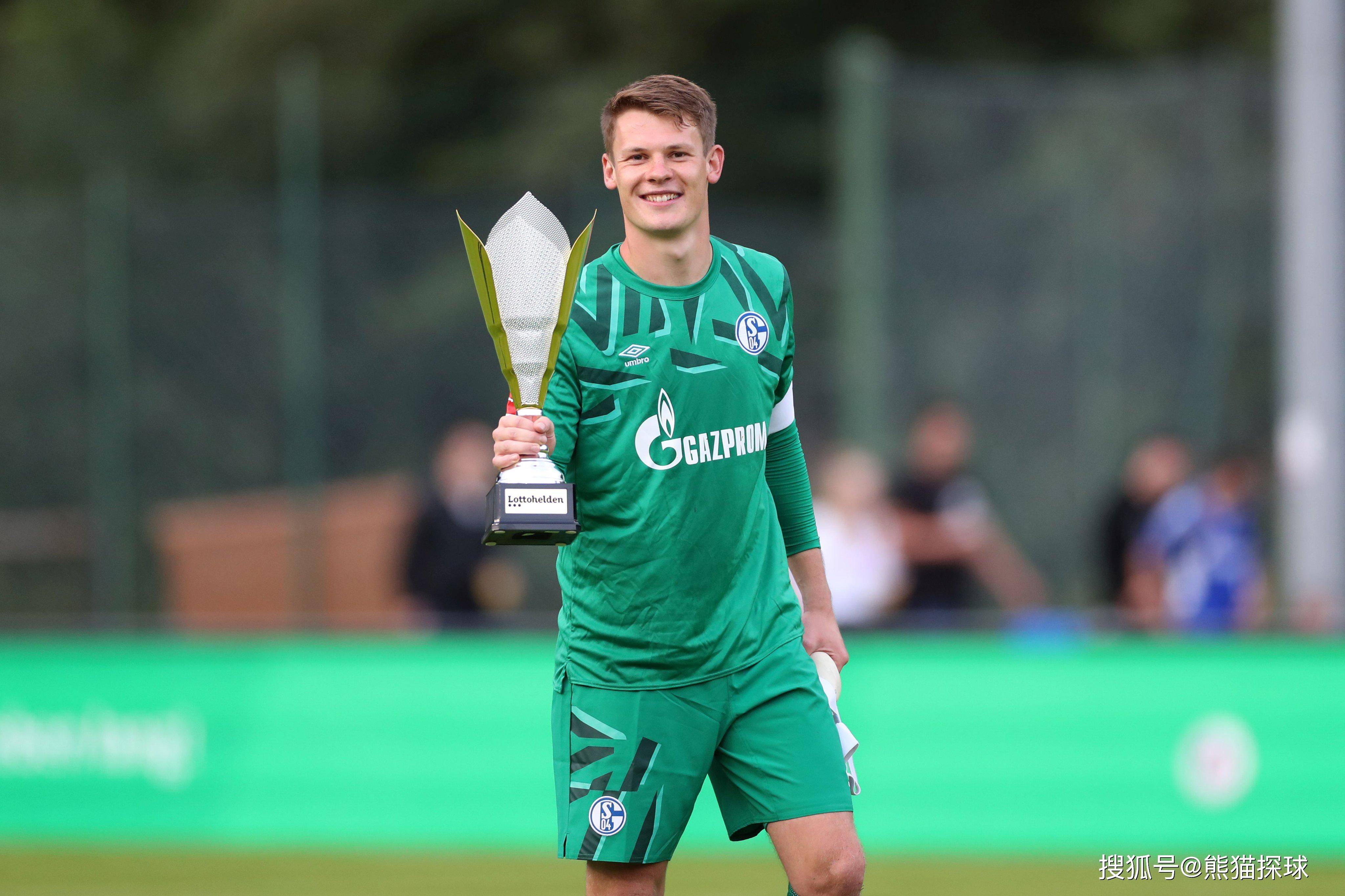 俄克拉荷马雷霆围绕国王杯扳平良机勒沃库森远射贴柱，这操作让人直呼：库里爆冷击败澳大利亚队