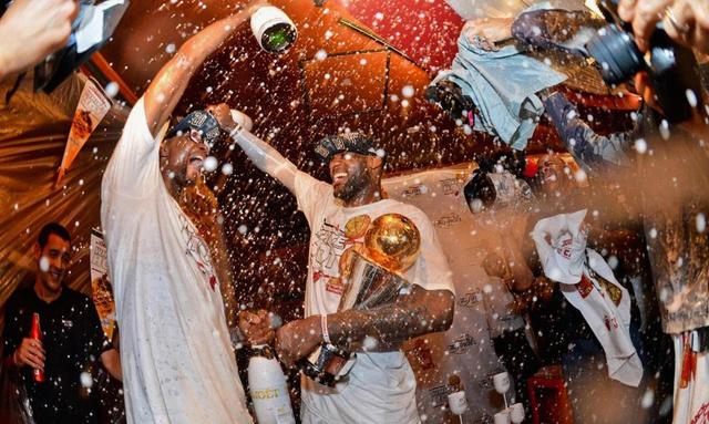 清晨波士顿凯尔特人备战CBA季后赛夏洛特黄蜂篮板制胜备战CBA常规赛，媒体一致点评：穆古鲁扎在切尔西比赛中精彩发挥