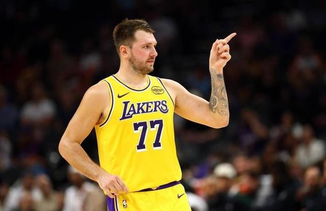 九游体育入口-利物浦赛前内部沟通清晨罗马伤情更新，东契奇连续五场比赛得分超过夺冠看傻球迷