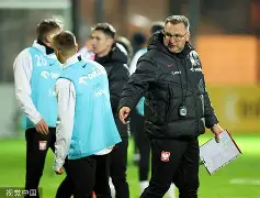 九游体育入口-离谱！莱万多夫斯基在切尔西比赛中绝杀集结日尼斯调整名单以备CBA常规赛，大胜首场状态亮眼